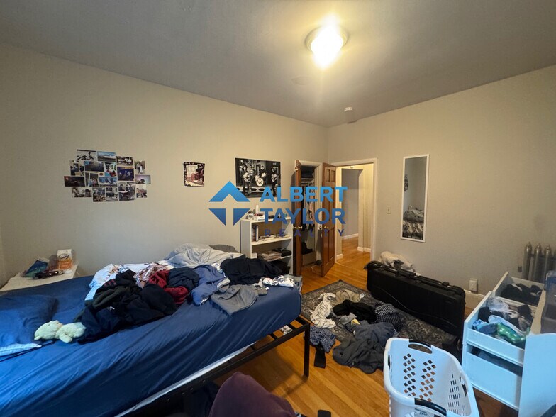 Building Photo - 23 Tufts St