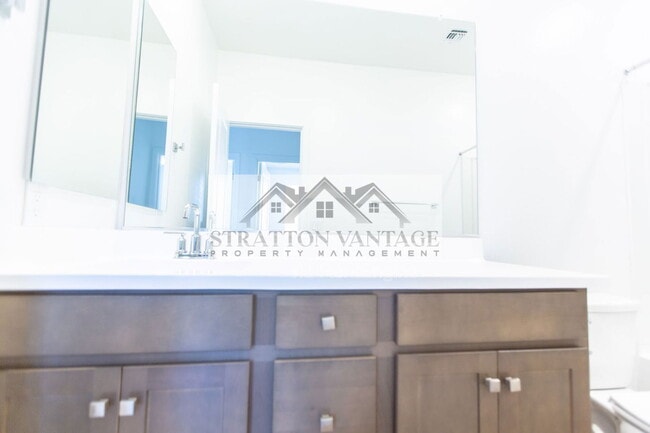 Building Photo - 1051 W. Diamondback Dr.