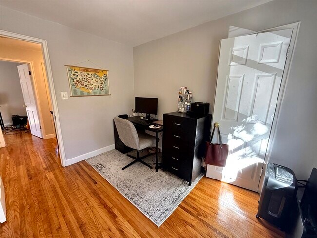 Building Photo - 31 York Ave