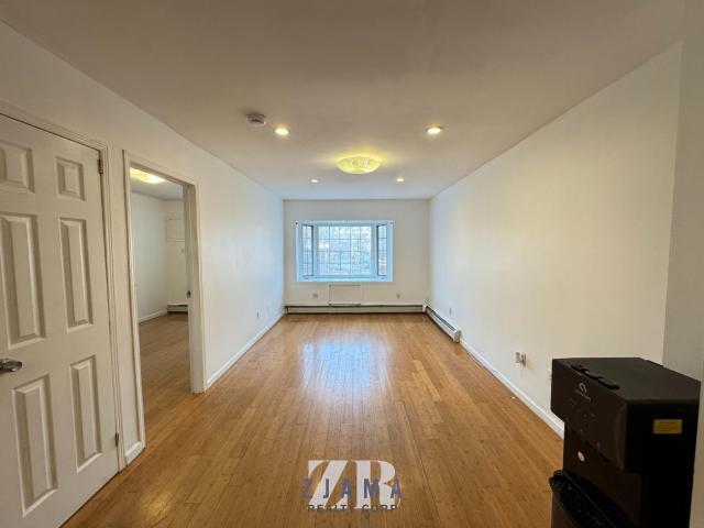 Building Photo - 3 bedroom in Brooklyn NY 11225