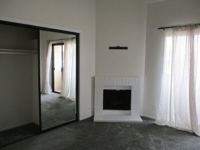 Building Photo - 1046 Opal St