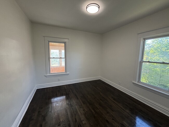 Building Photo - 395 Porter St