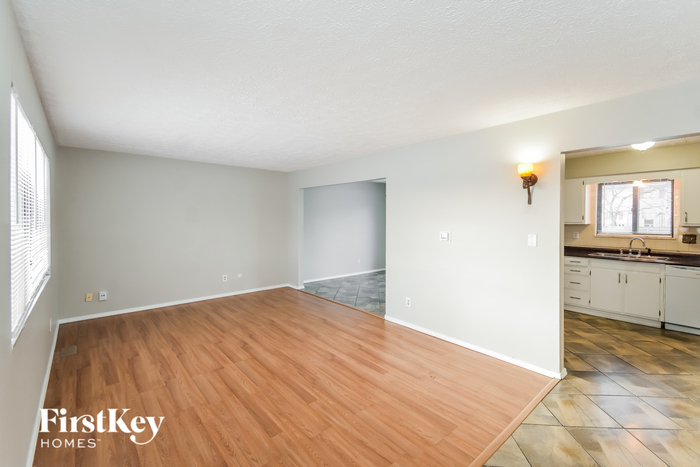 Building Photo - 4320 W 79th St