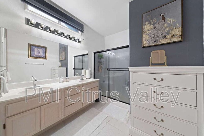 Building Photo - 754 Zaphiro Ct