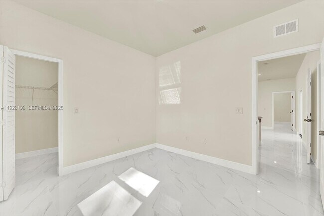 Building Photo - 2910 Flora Ave N