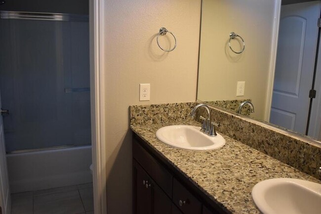 Building Photo - 4364 Wickson Pl