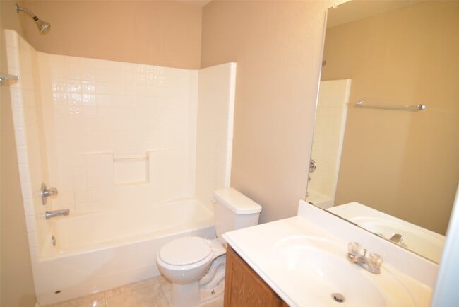 Building Photo - 16215 Willowford Ct