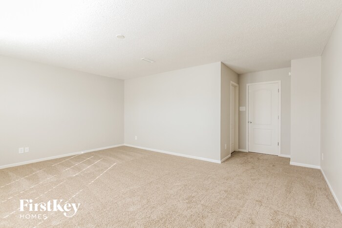 Building Photo - 8250 S Rising Sun Dr