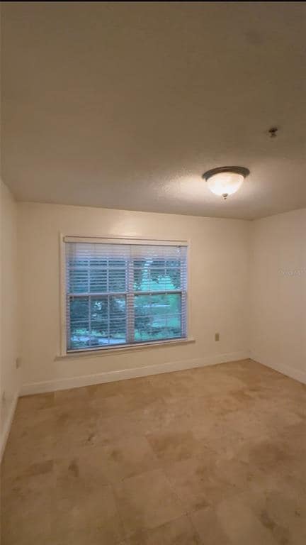 Building Photo - 2053 Dixie Belle Dr