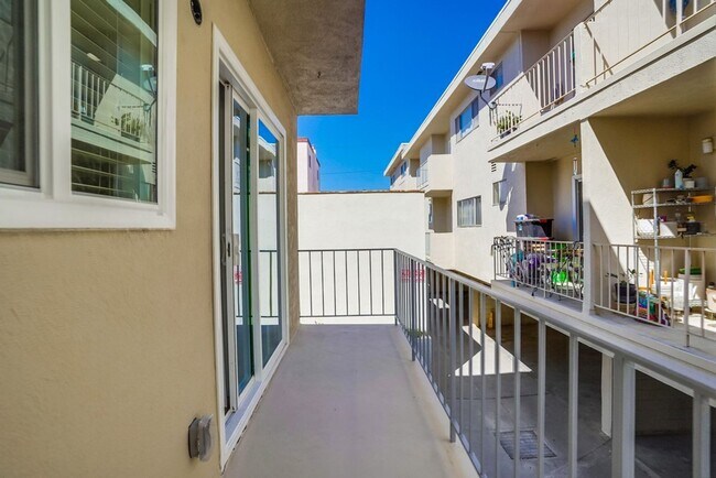 Building Photo - 441 W Queen St