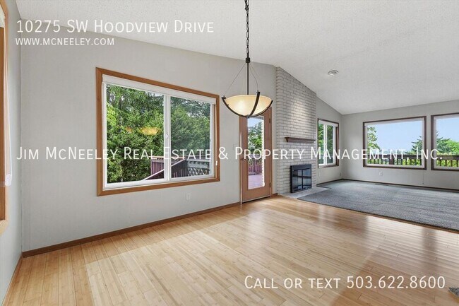 Building Photo - 10275 SW Hoodview Dr
