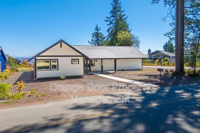 Building Photo - 7009 Stanich Ave