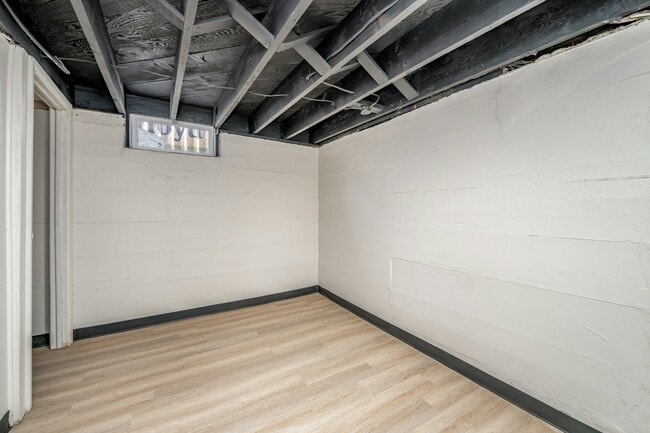 Building Photo - 212 New York St