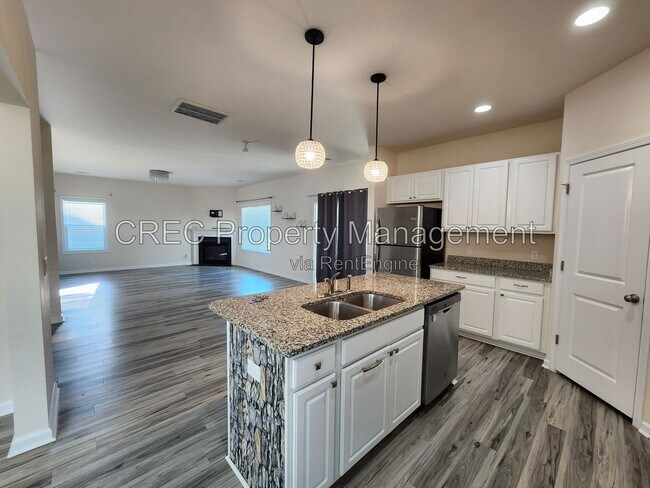 Building Photo - 260 Hyrne Dr