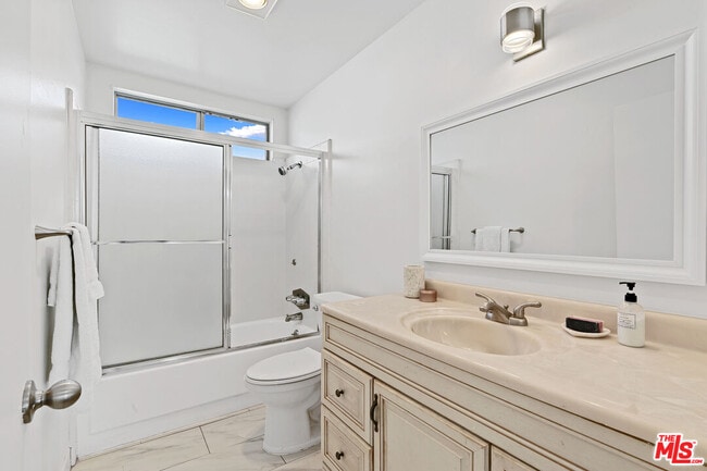 Building Photo - 3636 Oceanhill Way