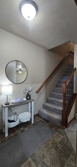 Main Entry - 8413 W 53rd St