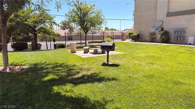 Building Photo - 7885 W Flamingo Rd