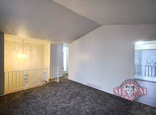 Building Photo - Beautiful Remodeled 4 Bd 2 Bath Home