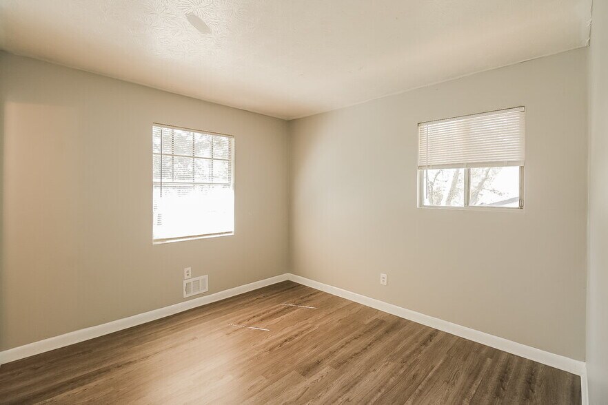 Building Photo - 8392 San Jose Trail