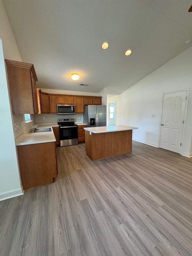 Building Photo - 129 Clusters Cir