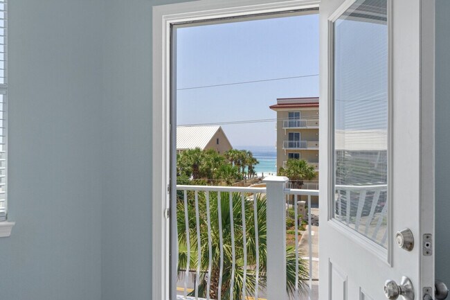 Building Photo - 2809 Scenic Hwy 98