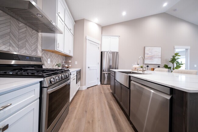 Building Photo - 26391 Preserve Dr