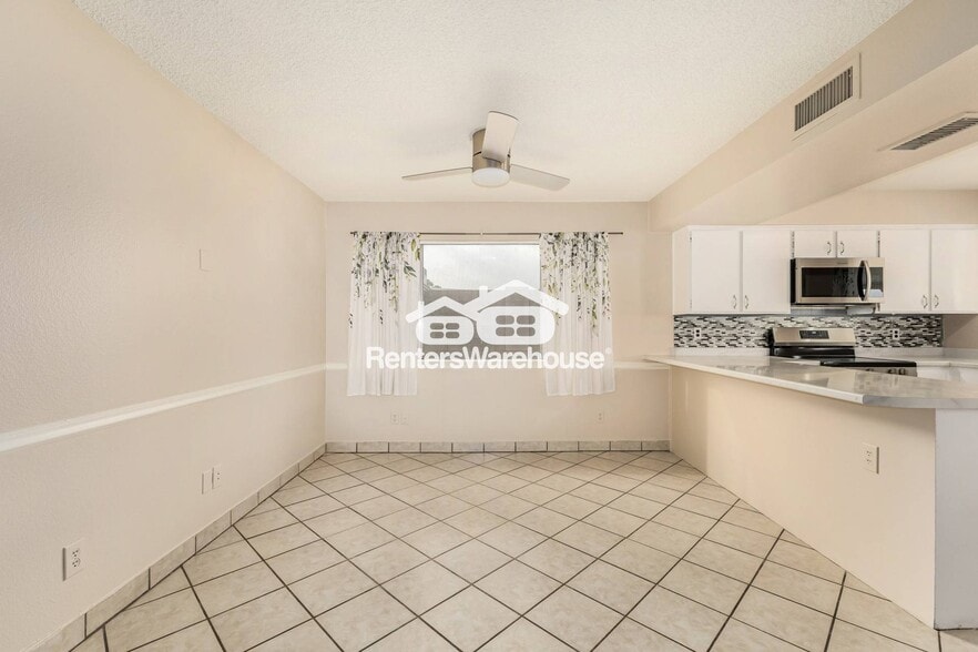 Building Photo - 7126 W Hatcher Rd