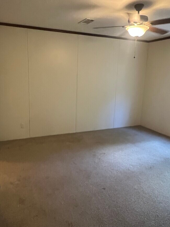 Building Photo - 477 Windwood Dr