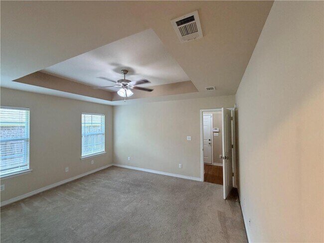 Building Photo - 9646 Estate Dr