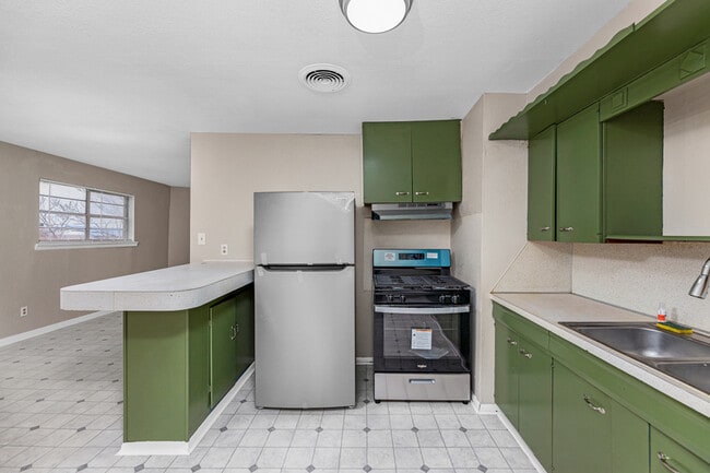 Building Photo - 2342 NW 38th Pl