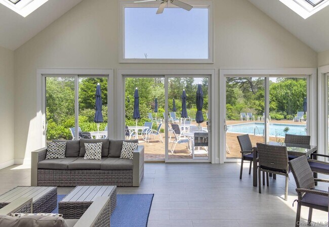 Building Photo - 61 Huckleberry Ln