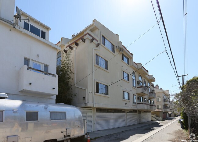 Building Photo - 3927 Inglewood Blvd