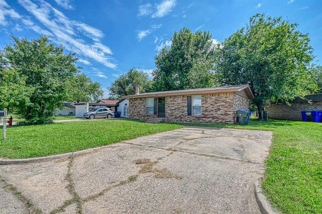 Building Photo - 2264 Donna Dr