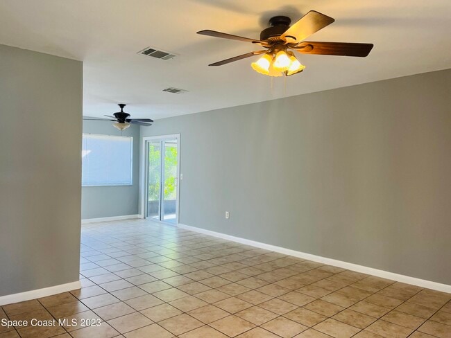 Building Photo - 217 Manth Ave