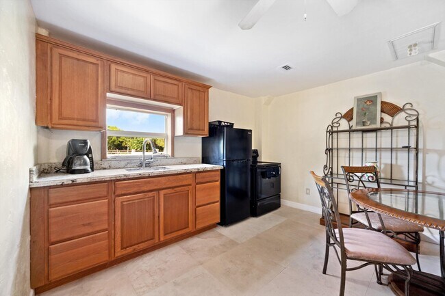 Building Photo - 13717 E Citrus Dr