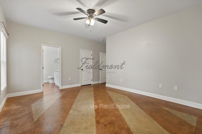 Building Photo - 110 Raeburn Way