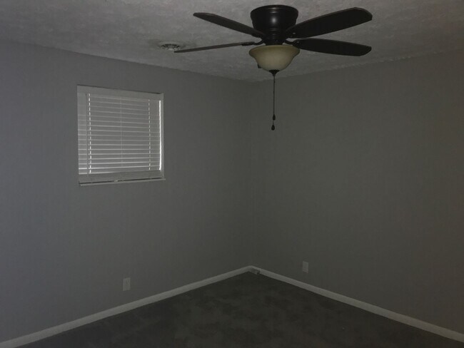 Building Photo - Great 2 Bed 1 Bath Home in the Nations!