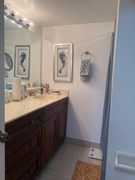 Building Photo - 6800 Cypress Rd