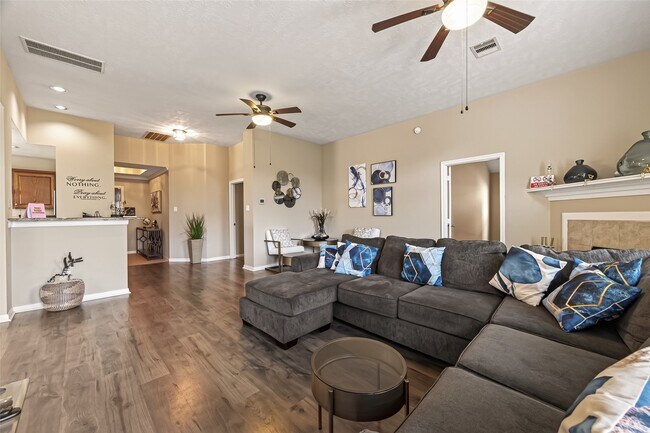 Building Photo - 6518 Palo Duro Dr