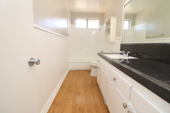 Floorplan - 704 40th Street