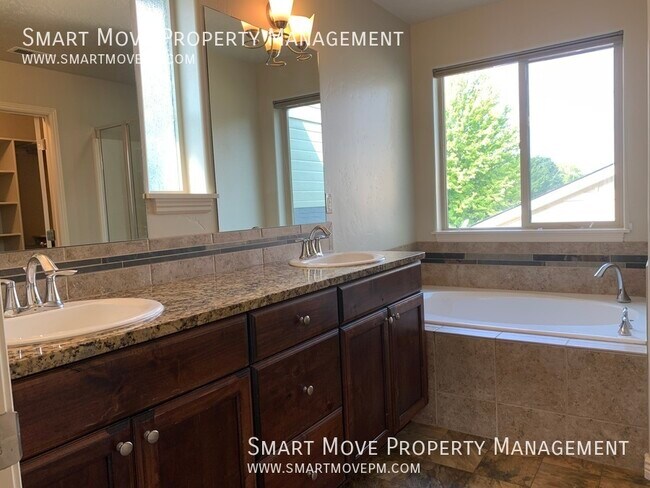 Building Photo - 687 W Laughton Dr