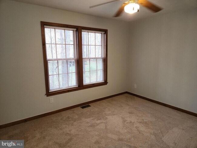 Building Photo - 43974 White Cedar Ln