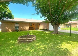 Building Photo - Beautiful 3 bedroom 2 bath coming soon!