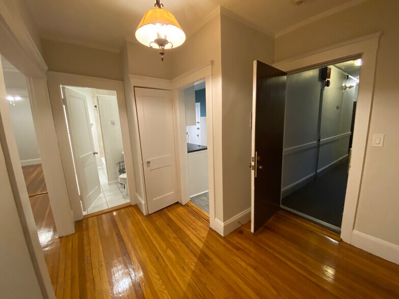 Building Photo - 26 Chiswick Rd