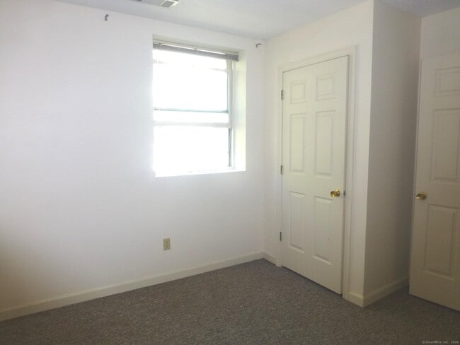 Building Photo - 221 Judd Square