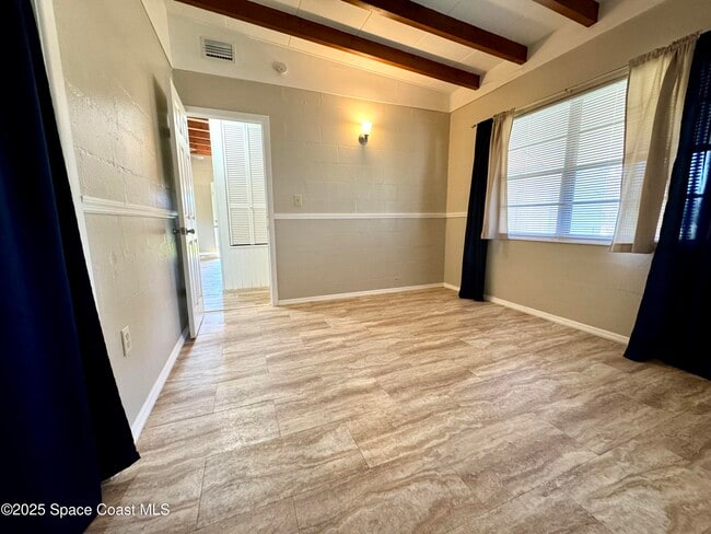 Building Photo - 1004 Green Rd