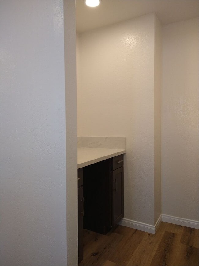 Building Photo - ALL UTILITIES INCLUDED! 3 Bed / 1 Bath Remodeled Condo/Duplex at Tanglewood