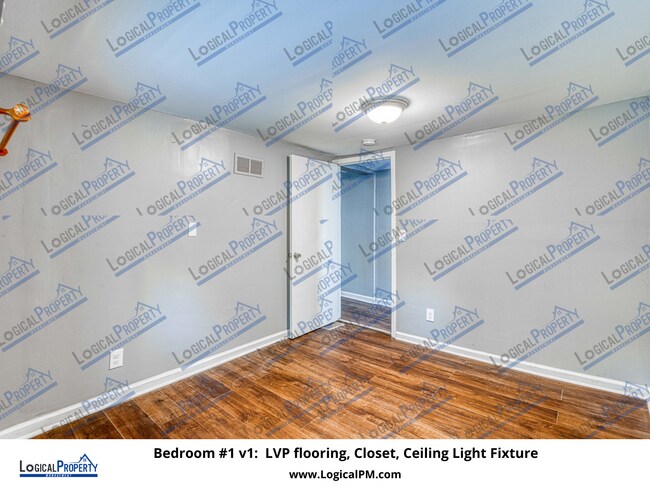 Building Photo - 2/1 Duplex w/ New LVP,Lrg Fncd Yrd,AC,Prch...