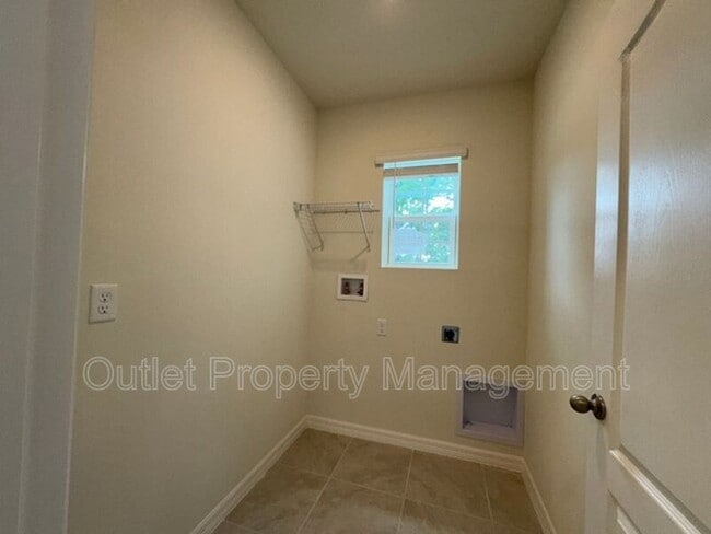 Building Photo - 391 Pelham Park Dr