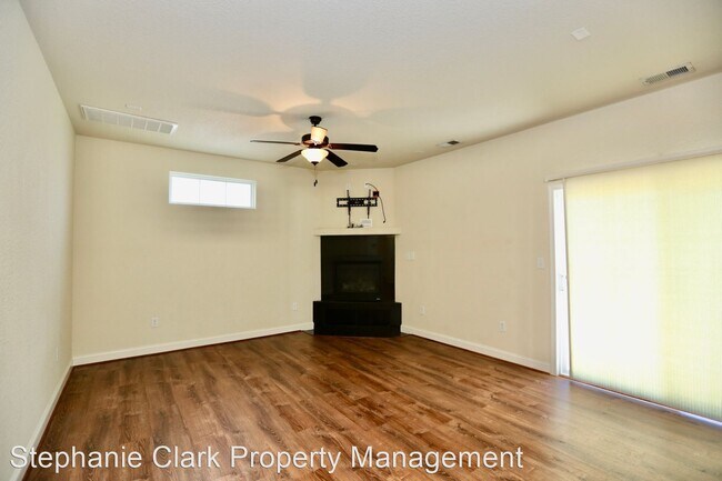 Building Photo - 4 br, 3.5 bath House - 5452 Carbon Court
